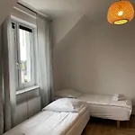 Goscinne U Znajomej *