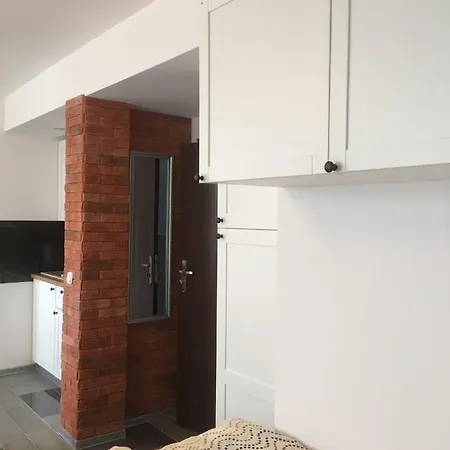 Goscinne U Znajomej *