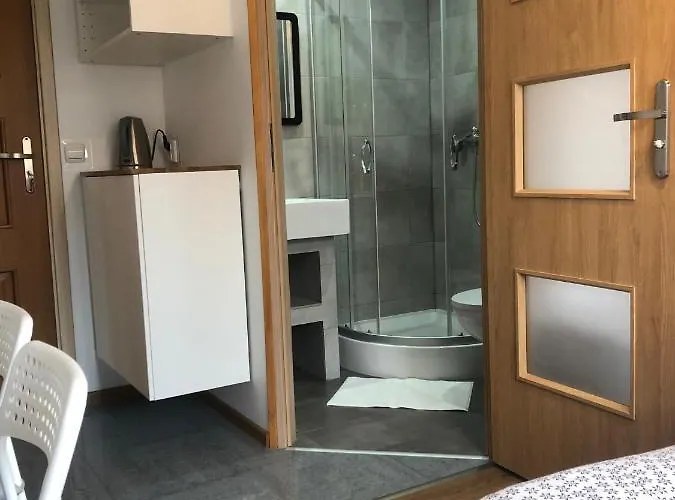 Goscinne U Znajomej *