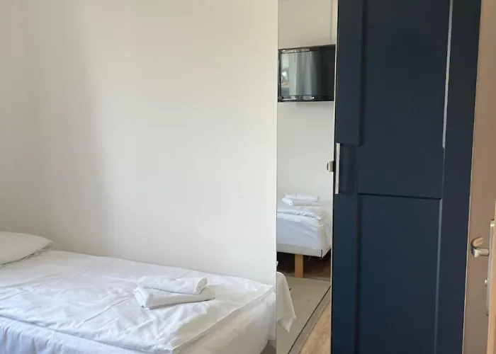 Goscinne U Znajomej *