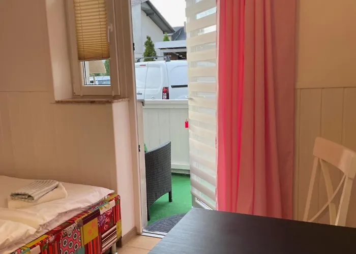 Goscinne U Znajomej *